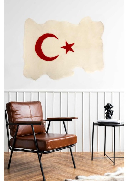 Ay Yıldız Desenli Hakiki Koyun Postu Halı BYRK001