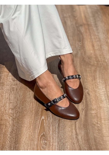 Lysa Bantlı Gümüş Toka Detaylı Acı Kahve Kadın Babet modelleri