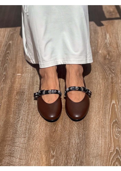 Lysa Bantlı Gümüş Toka Detaylı Acı Kahve Kadın Babet fırsatları