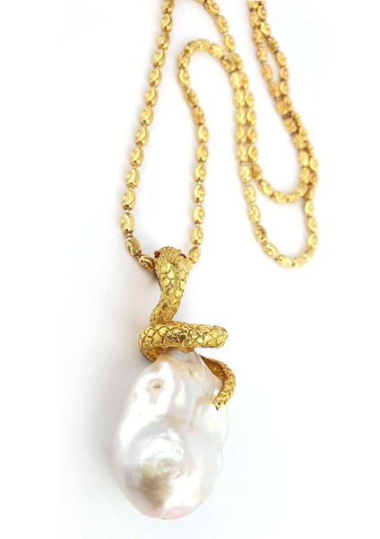 Osean Mystıque Barok Inci ve Yakut Taşlı 925AYAR Gümüş Üzerine Altın Kaplama Tasarım Yılan Kolye fırsatları