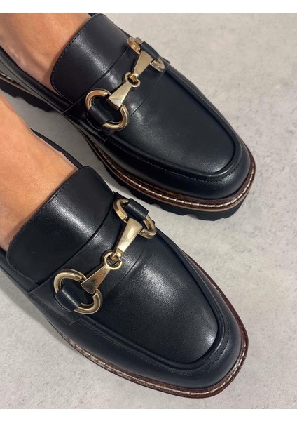 Amarna Toka Detaylı Deri Siyah Kadın Loafer