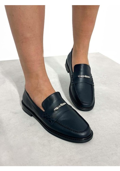 Delos Deri Toka Detaylı Siyah Kadın Loafer