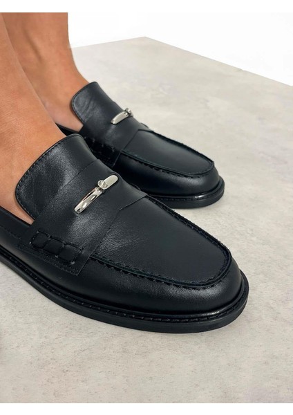 Delos Deri Toka Detaylı Siyah Kadın Loafer