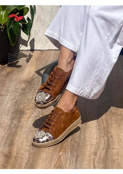 Noura Taş Detaylı Deri Kadın Sneaker fırsatları