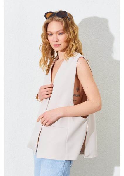 Kadın Bej Tek Düğmeli Oversize Yelek