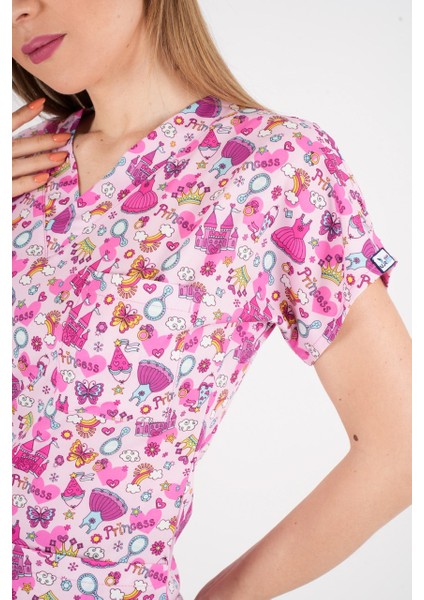 Pembe Prenses Desenli Likralı Scrubs Hemşire Doktor Hastane Üst Üniforması fiyatları