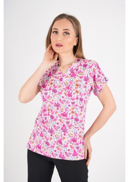 Pembe Prenses Desenli Likralı Scrubs Hemşire Doktor Hastane Üst Üniforması modelleri