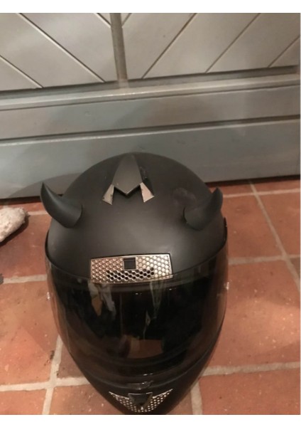 Siyah Motor Kask Boynuzu Süsü