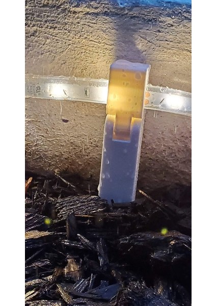 Bahçe LED Tutucu Spike P40595 Sadece Plastik Aparattır. Sadece Plastik Aparattır.