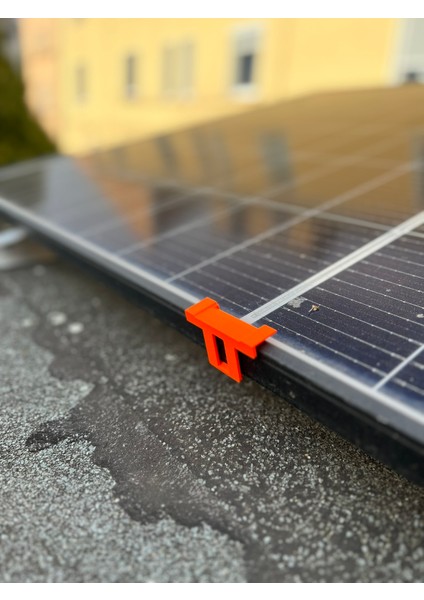 Güneş Paneli Su Tahliye Klibi 30X10 P1037109 Sadece Plastik Aparattır.