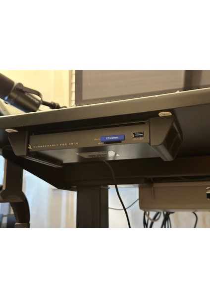 Owc Thunderbolt Pro Dock Alt Desk Montajı P813368 Sadece Plastik Aparattır.