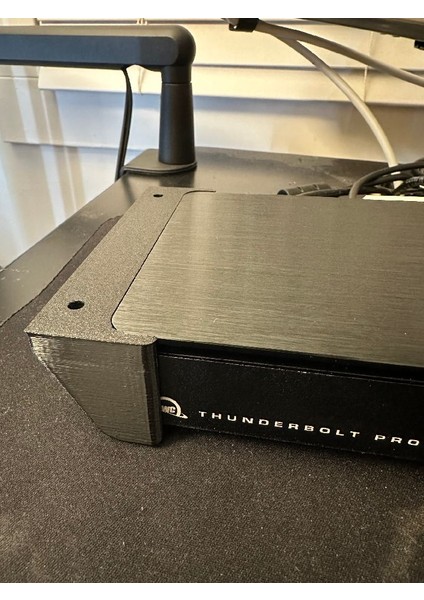 Owc Thunderbolt Pro Dock Alt Desk Montajı P813368 Sadece Plastik Aparattır.