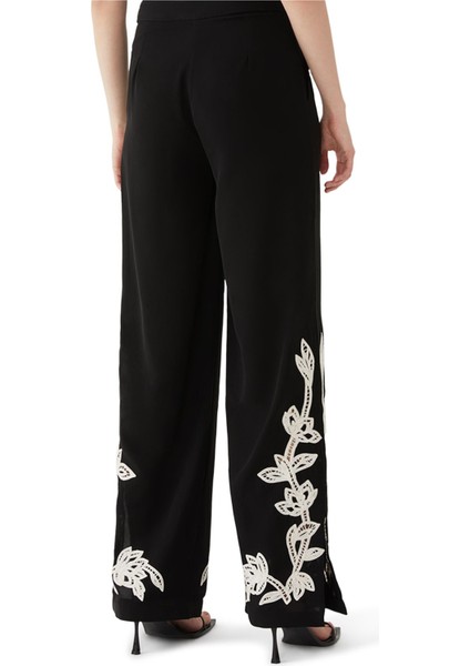 Bohem Şıklığıyla Floral Nakışlı Pantolon modelleri