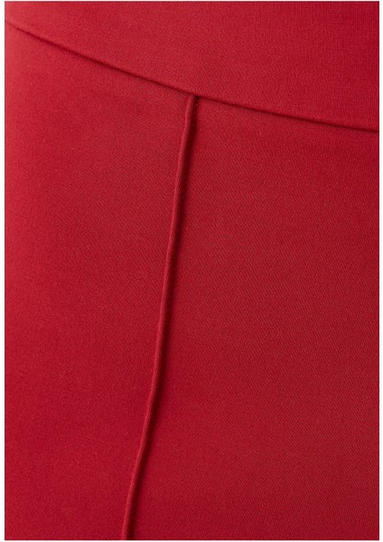 Şıklık ve Konforu Birleştiren Pantolon