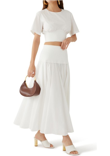 Şık ve Çok Yönlü Kısa Kol Crop Top