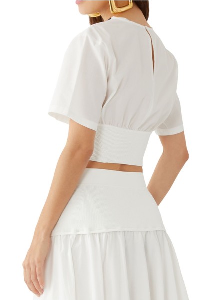 Şık ve Çok Yönlü Kısa Kol Crop Top