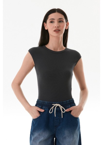 Basic Bisiklet Yaka Çıtçıtlı Likralı Modal Body