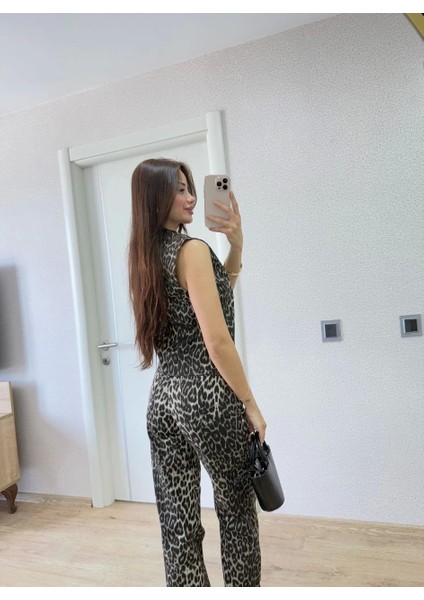 Leopar Desenli Düğmeli Bluzlu Pantolon Ikili Takım -Leopar modelleri