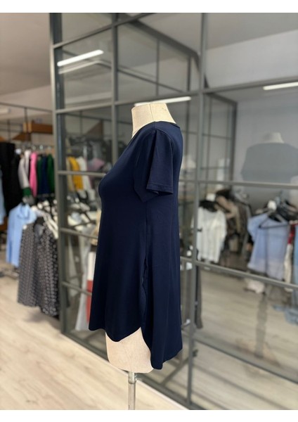 Kadın Türlü Viskon Kumaş Yırtmaç Detaylı Bluz indirimleri