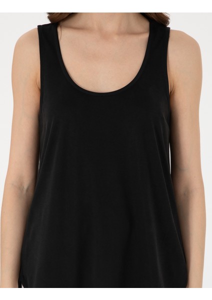 Kadın Siyah Comfort Fit Tişört 50301501-VR046