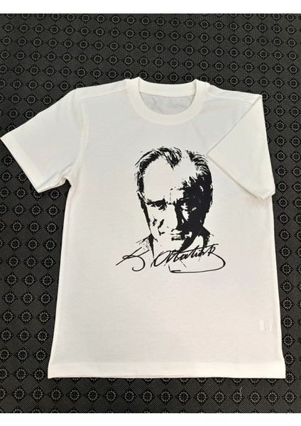 Mustafa Kemal Atatürk Resimli ve Imzalı Baskılı Çocuk Tişörtü