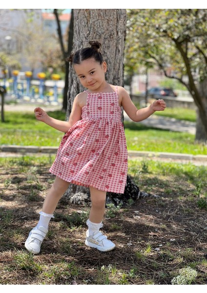 Kız Çocuk Çilekli Elbise