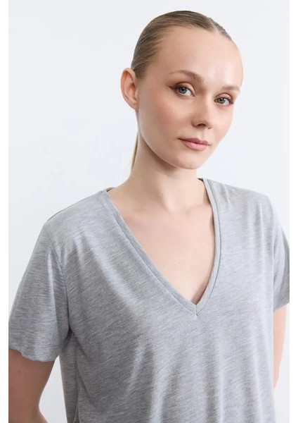 V Yaka Simli T-Shirt - Gri