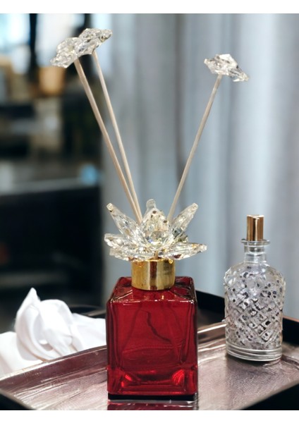 Kristal Taşlı ve Altın Detaylı Koku Şişesi fiyatları