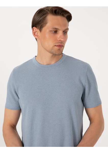 Erkek Mavi Slim Fit Keten Karışımlı Bisiklet Yaka Triko Tişört 50305973-VR036
