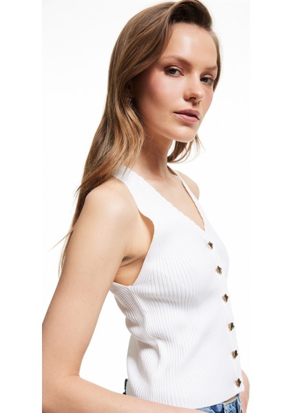 Asimetrik Düğme Detaylı V Yaka Triko Yelek