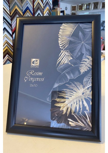 A4 Çerçeve 21 x 30 cm | Camlı Duvar ve Masa Çerçevesi | Asılabilir Çerçeve fırsatları