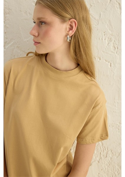 Kısa Kollu Basic T-Shirt Camel