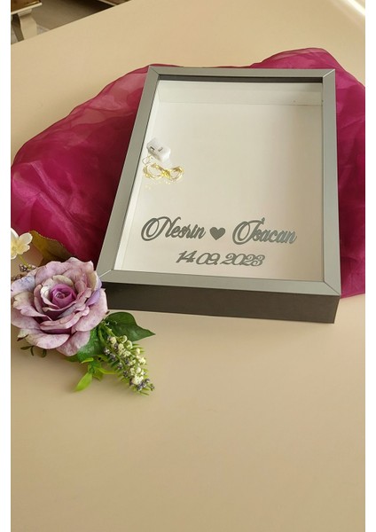 25 x 35 cm Isimli Ledli Derin Anı Çerçevesi! Yeni Moda Gül Kutuları! Nişan Çiçeği Tasarımı!