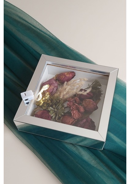 20 x 20 x 5 cm Ledli Anı Çerçevesi! Yeni Moda Çiçek Anı Çerçevesi!