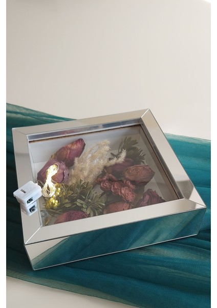 20 x 20 x 5 cm Ledli Anı Çerçevesi! Yeni Moda Çiçek Anı Çerçevesi!