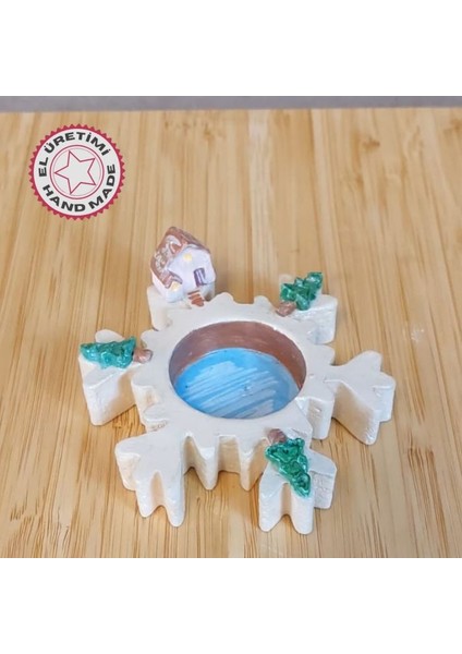 5077 El Yapımı Çam Ağacı Motifli Sevimli Minyatür Mumluk