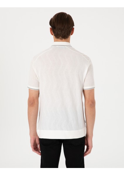 Erkek Beyaz Regular Fit Tişört 50302591-VR013 indirimleri