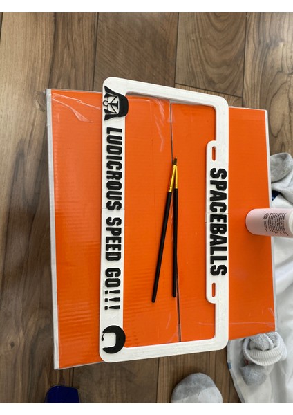 (Sabit) Spaceballs, Ludicrous Hız Git !!! Plaka Çerçevesi Sadece Plastik Aparattır.