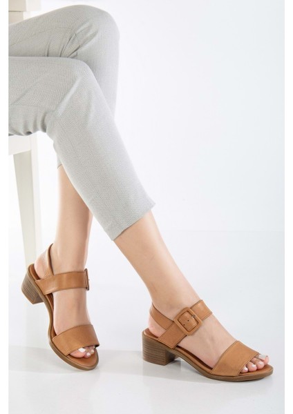 Kadın Deri Kalın Bantlı Tokalı Sandalet - Taba