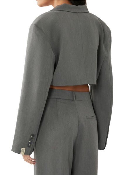 Kadınlar Için Şık Yaka Detaylı Crop Blazer modelleri