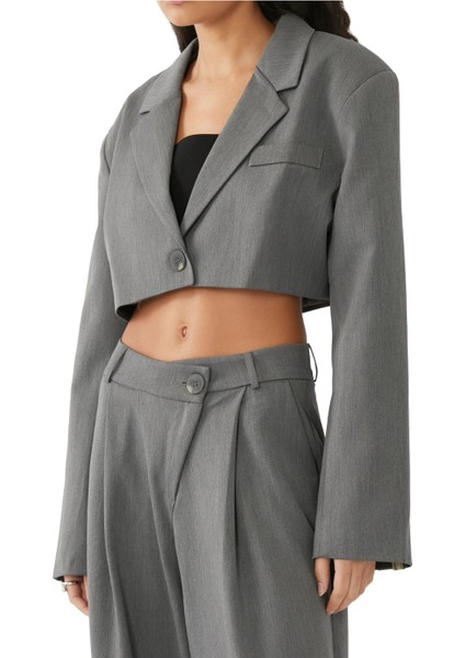 Kadınlar Için Şık Yaka Detaylı Crop Blazer indirimleri
