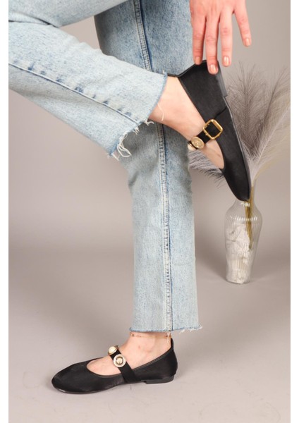 Owo Gold Aksesuarlı Babet Siyah