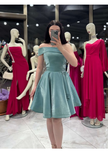 Nona Omuz Detaylı Parlak Mini Eteği Kloş Elbise Abiye Mint Yeşili