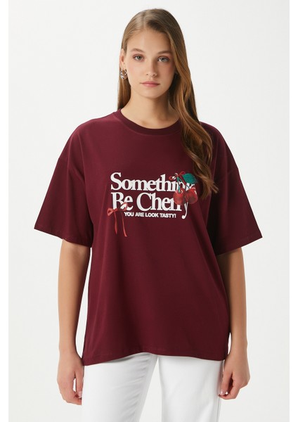 Kadın Something Kiraz Baskılı Bordo Oversize T-Shirt