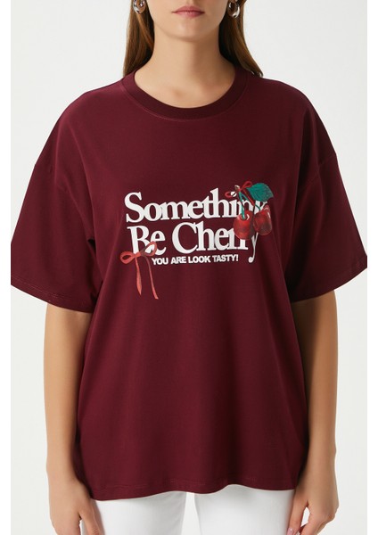 Kadın Something Kiraz Baskılı Bordo Oversize T-Shirt