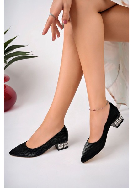 700 Kadın Kısa Topukta Taş Detaylı Abiye Ayakkabı Siyah