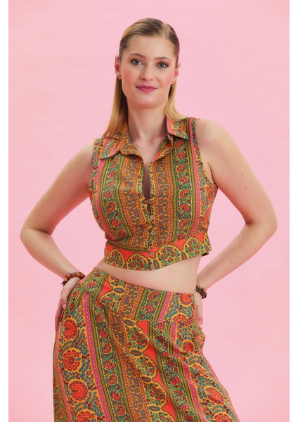 Gömlek Yaka Düğme Detaylı Crop Bluz