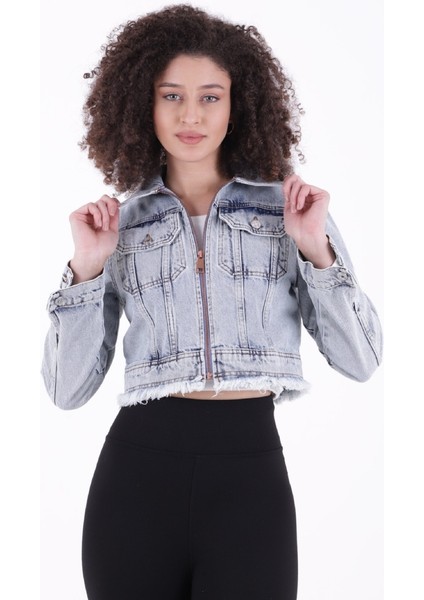 Püskül Detaylı ve Fermuarlı Kolları Düğmeli Kısa Kot Kadın Ceket Kar Yıkama Açık Mavi Denim
