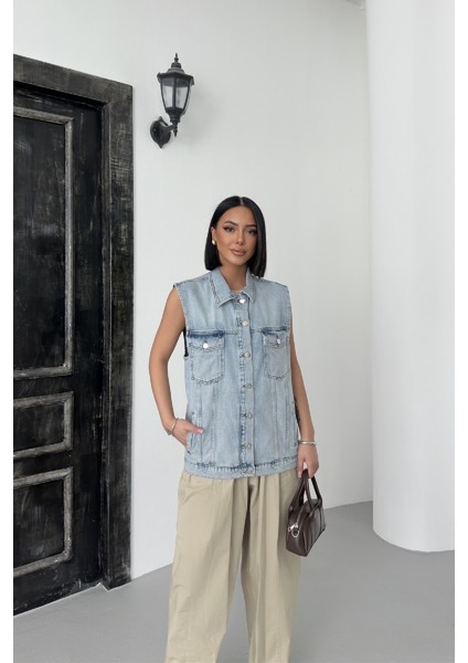 Kolsuz ve Cepli Standart Boy Gömlek Yakalı Kadın Kot Yelek Kar Yıkama Açık Mavi Dört Mevsim fırsatları