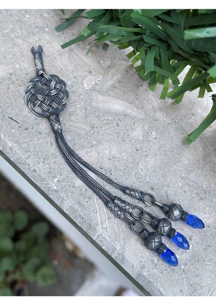 Kazaziye Aşk Düğümü ve Zirkon Taş Detaylı Üç Sallantılı Gümüş Tesbih Püskülü fiyatları